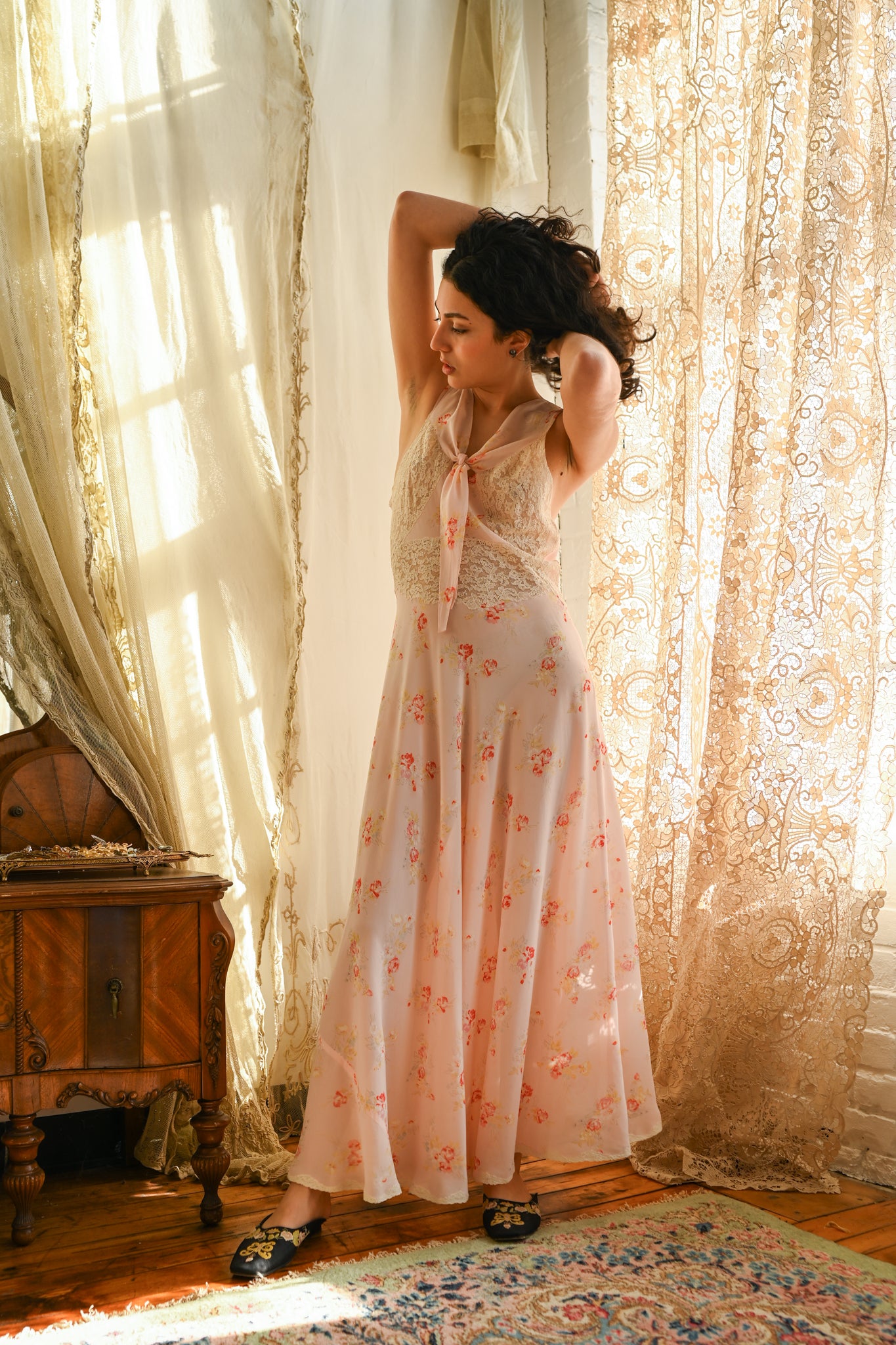 1930s Floral Printed Rayon Tie Front Gown [sm/med] – Demetra Vintage