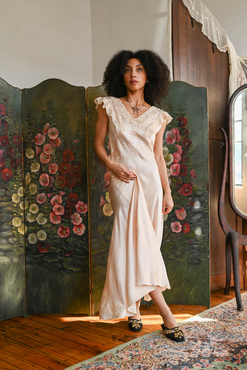 Demetra's Trained Silk + Lace Bow Appliqué Gown [xs/sm]