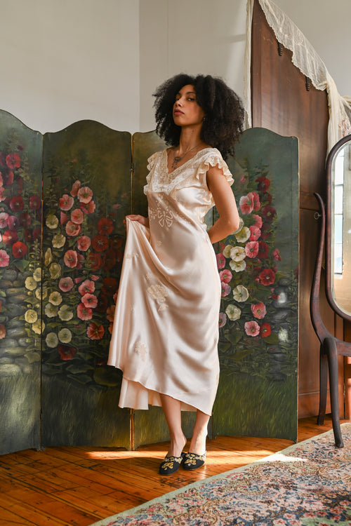 Demetra's Trained Silk + Lace Bow Appliqué Gown [xs/sm]