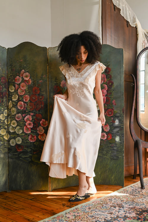 Demetra's Trained Silk + Lace Bow Appliqué Gown [xs/sm]