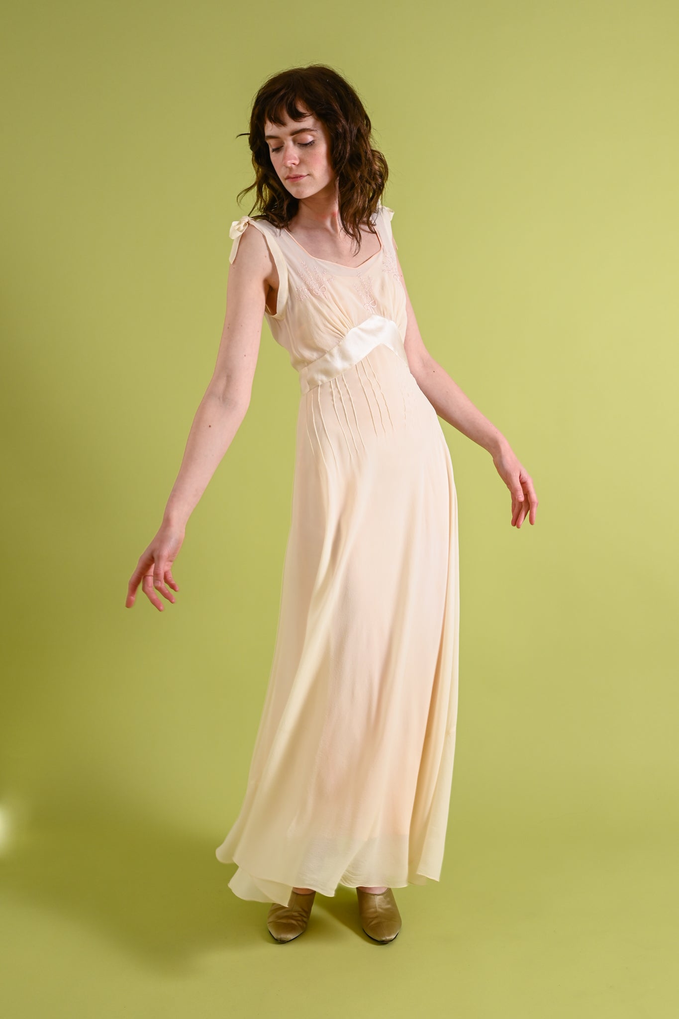 1930s Silk Chiffon Gown with Bow Embroidery [xs/sm]