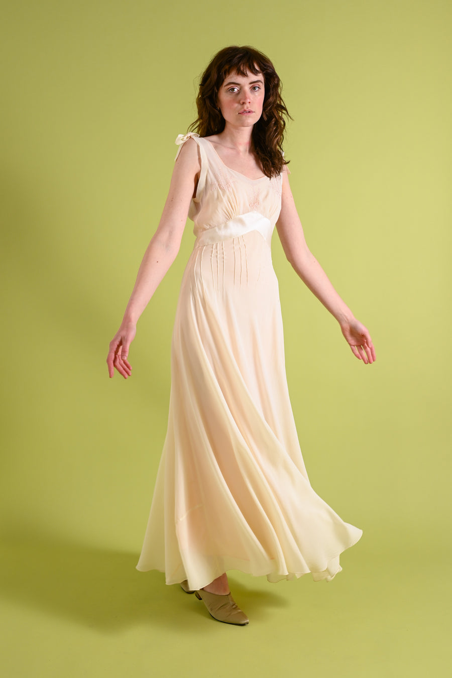 1930s Silk Chiffon Gown with Bow Embroidery [xs/sm]
