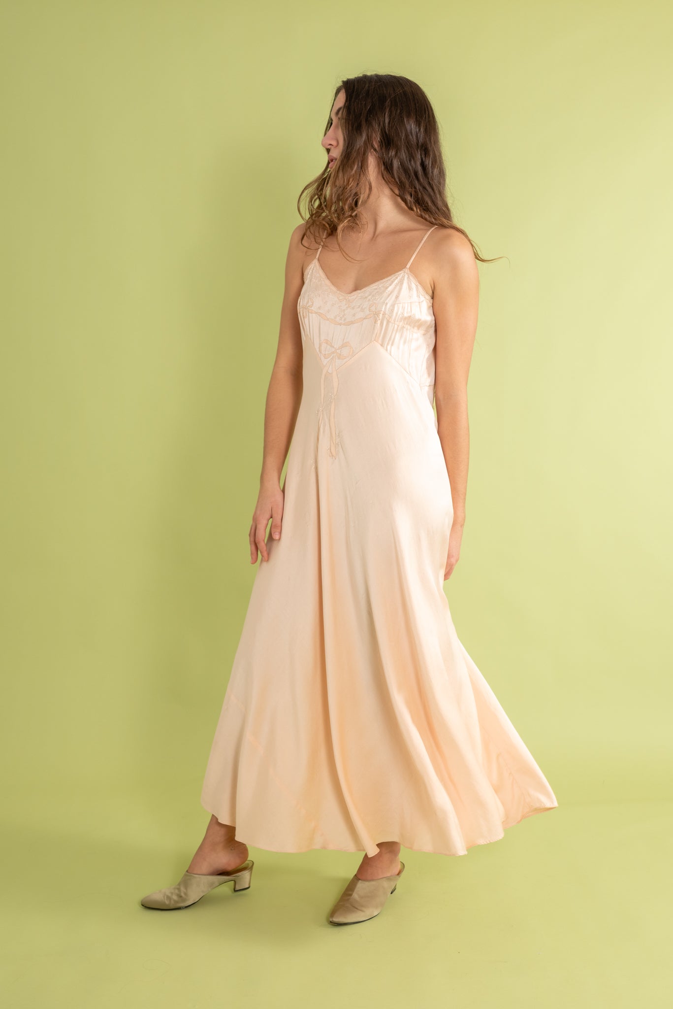 1930s Soft Peach Bow Appliqué Silk Slip [sm/med]