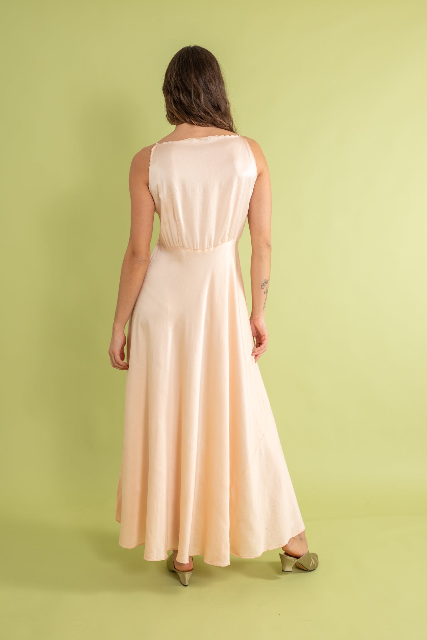 1930s Soft Peach Bow Appliqué Silk Slip [sm/med]