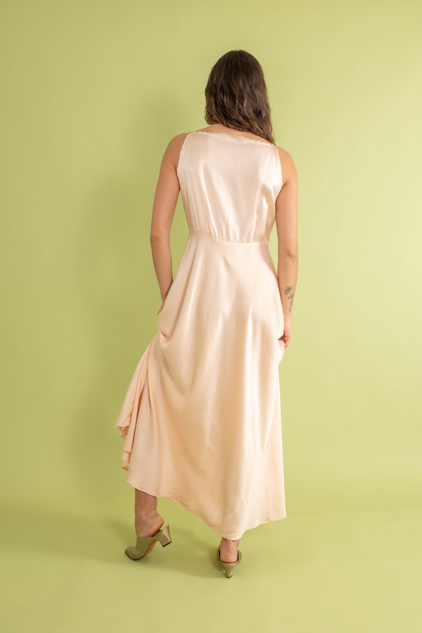 1930s Soft Peach Bow Appliqué Silk Slip [sm/med]