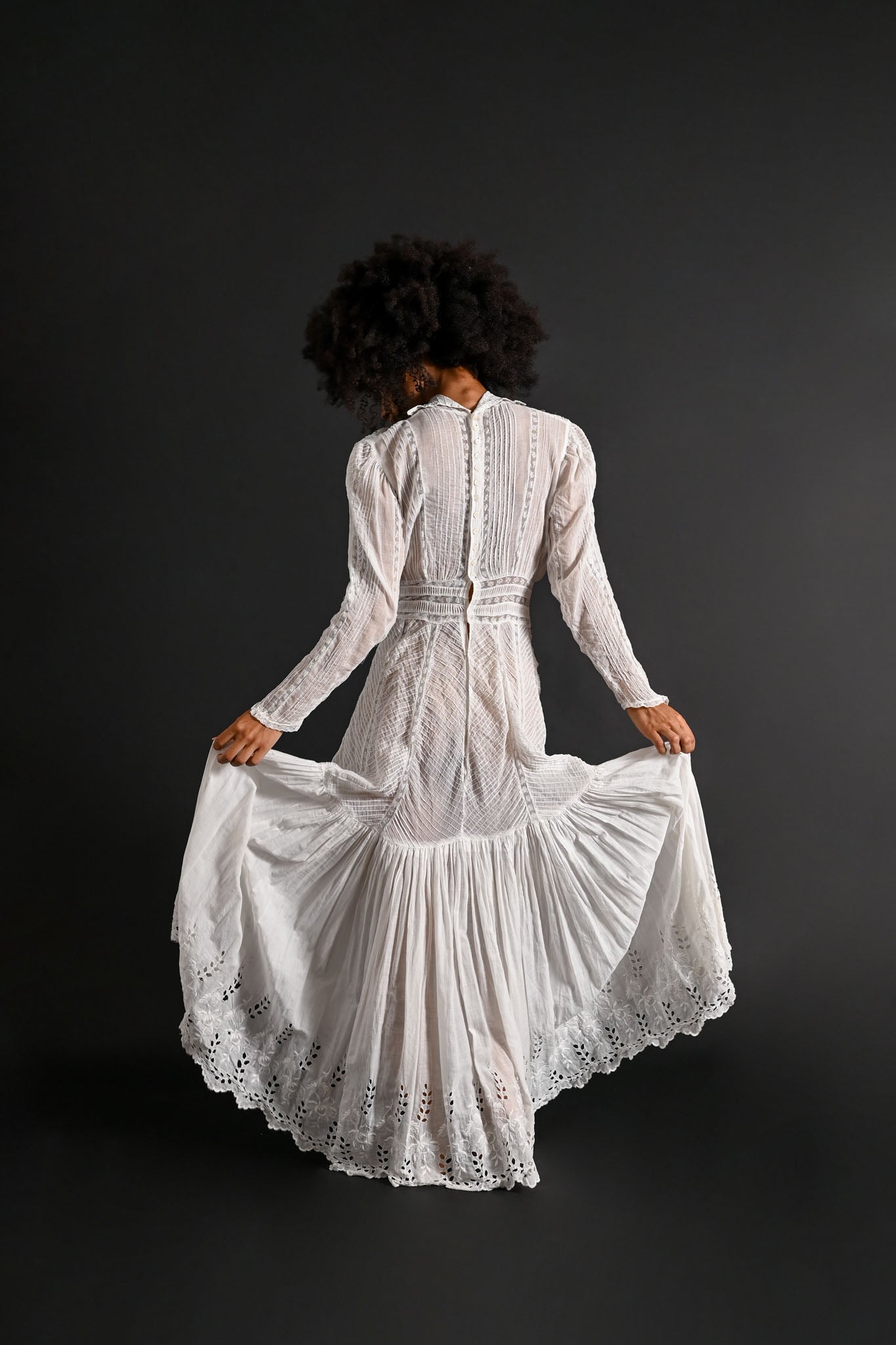 1900s Pintucked Embroidered Lawn Gown [xs/sm]