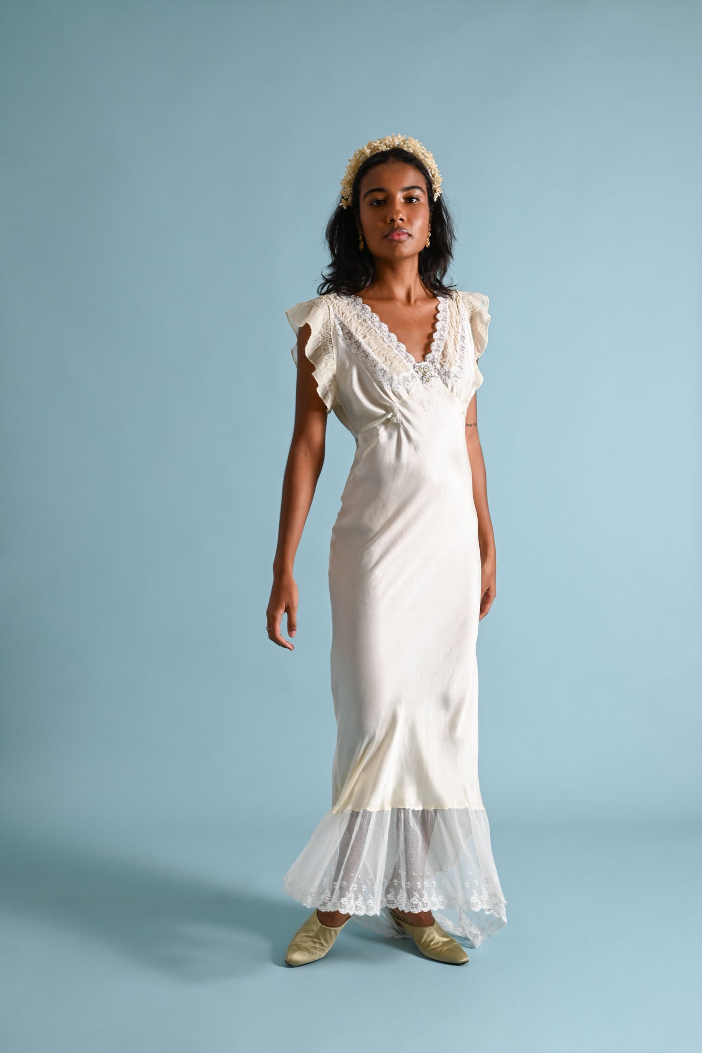 1930s Ivory Trained Blue Rosette Gown [med/lrg/xl]
