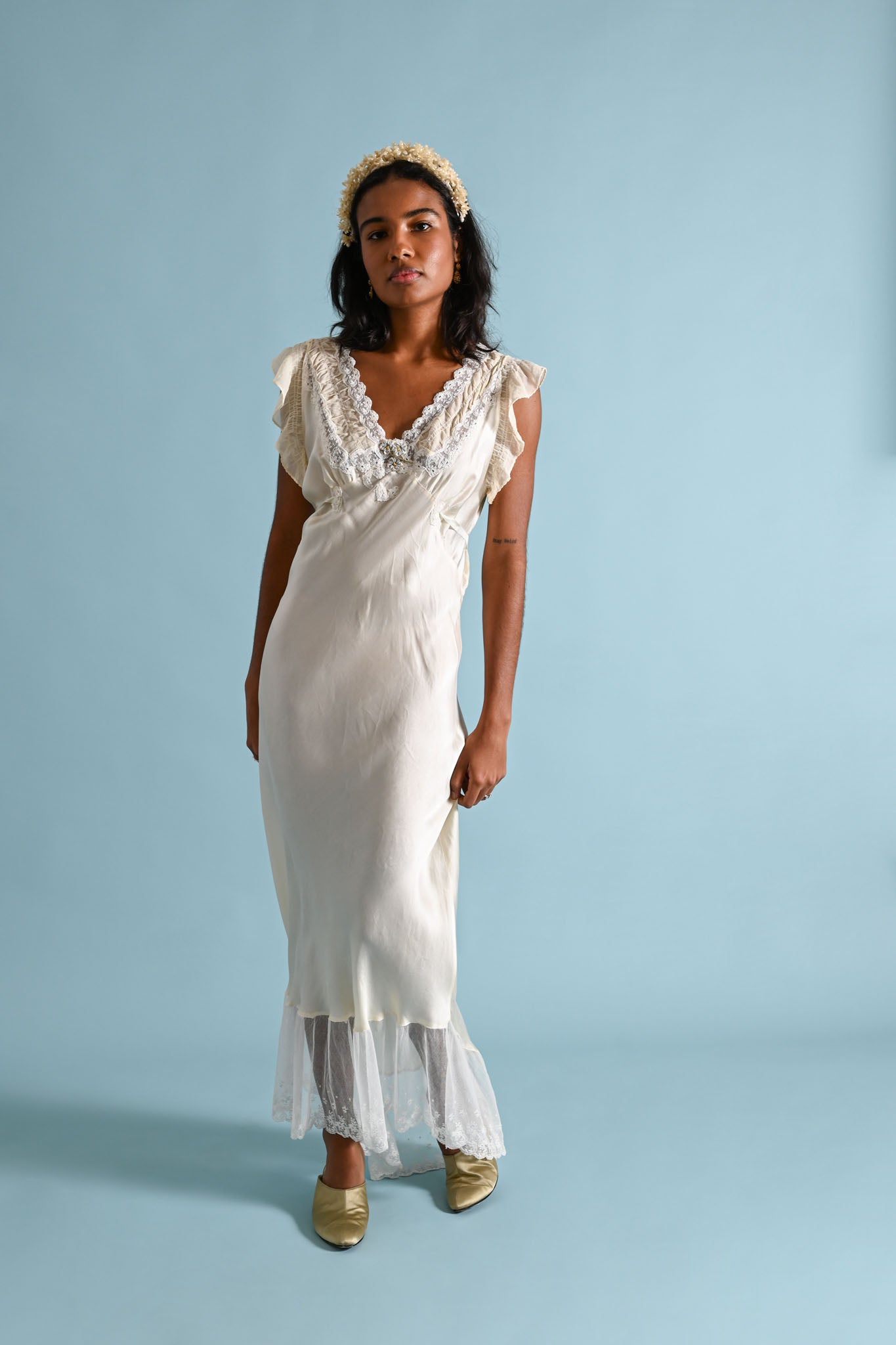 1930s Ivory Trained Blue Rosette Gown [med/lrg/xl]