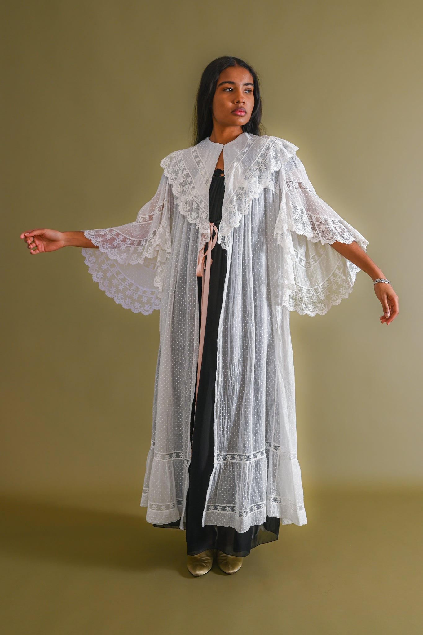 c1900 Swiss Dot Gauze Angel Sleeve Robe [xs/sm/med] – Demetra Vintage