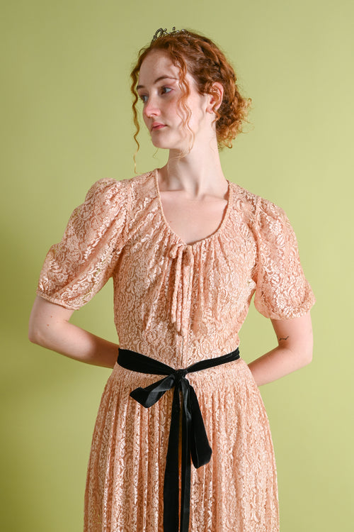 1930s Apricot Lace Dressing Gown by Saks[xs/sm]