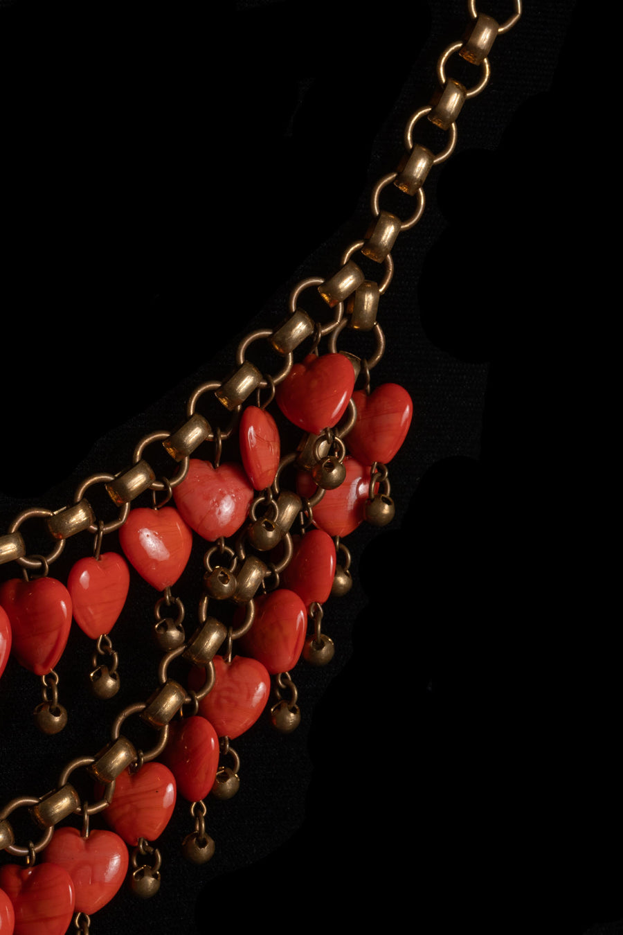 1940s Coral Glass Sweetheart Necklace