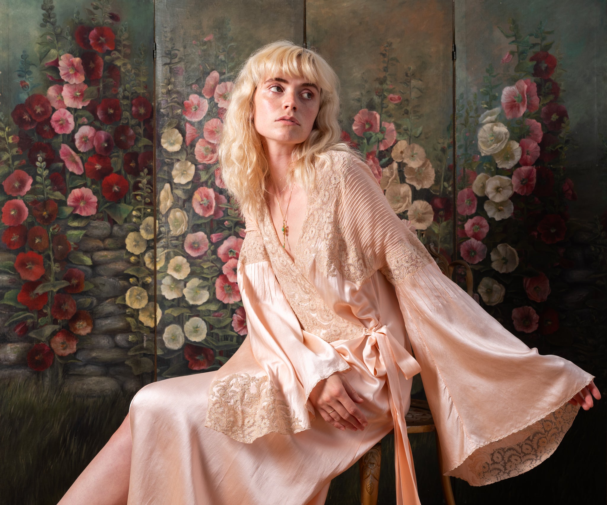 1930s Angel Sleeve Silk Lace Appliqué Robe [xs/sm/med]