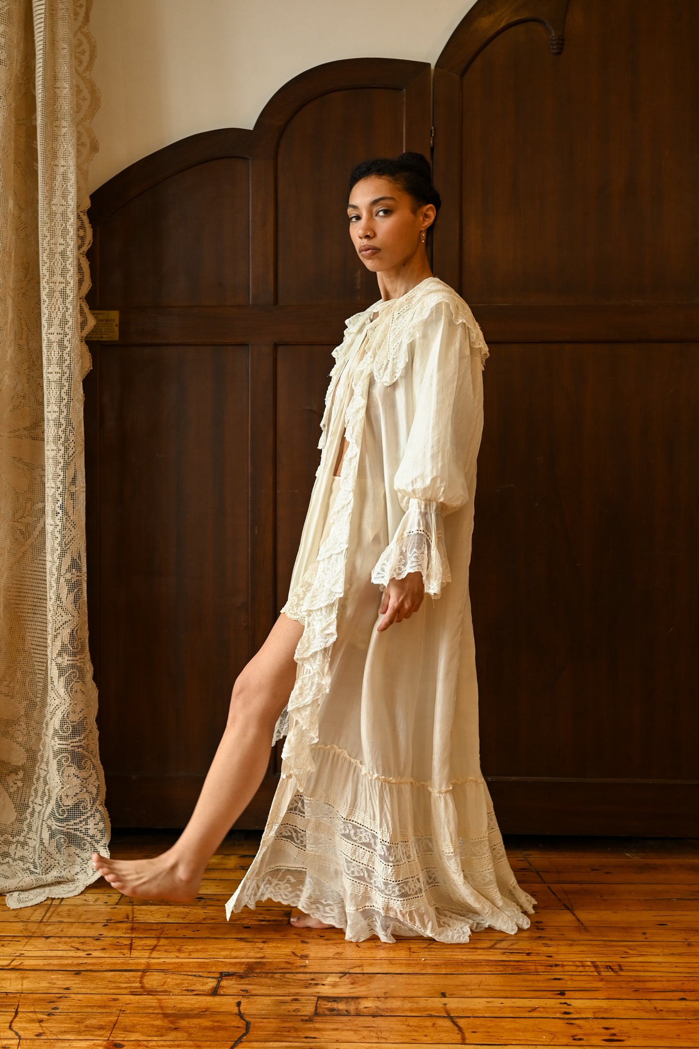 c1900 Ivory Silk Insertion Lace Dressing Gown