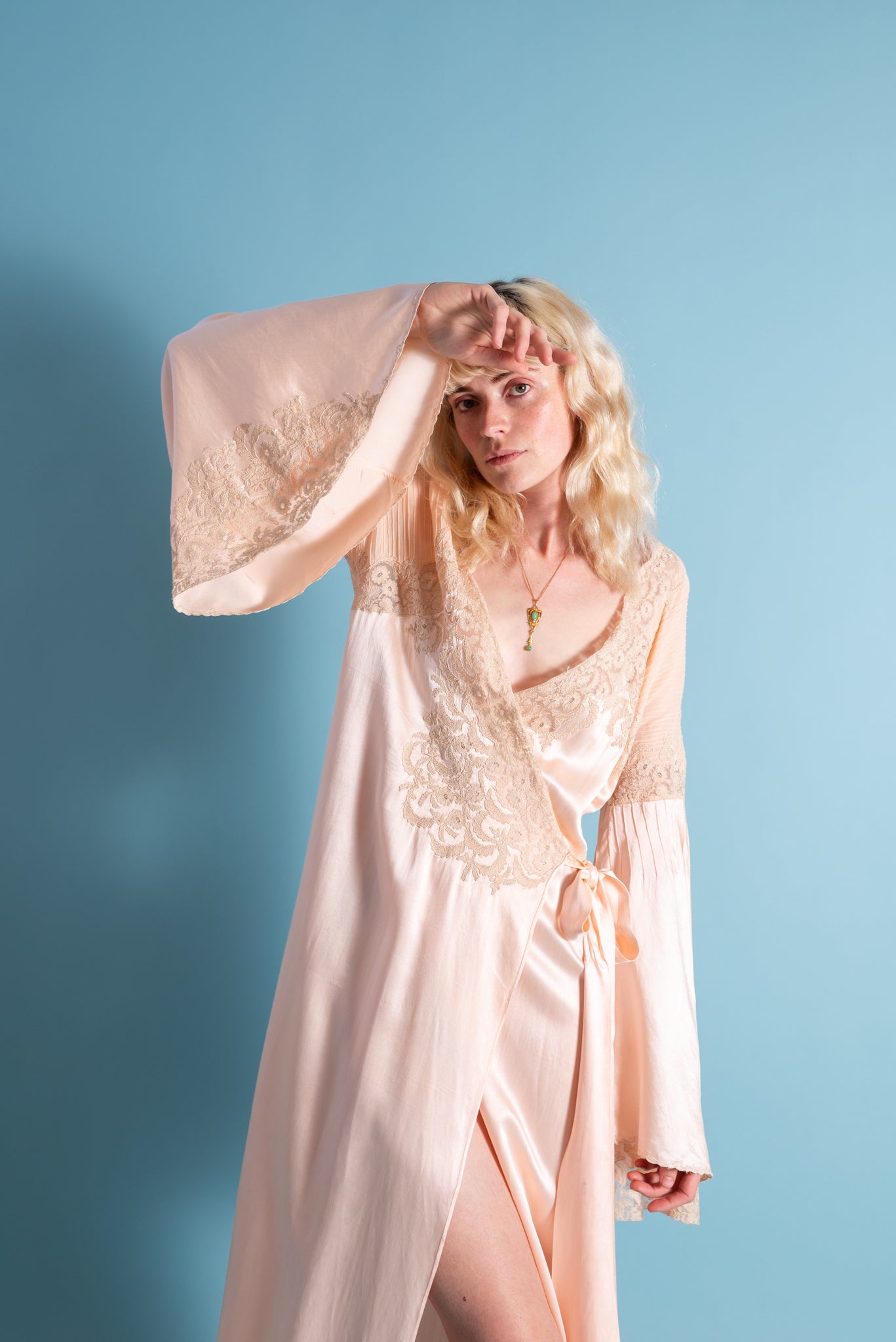1930s Angel Sleeve Silk Lace Appliqué Robe [xs/sm/med]