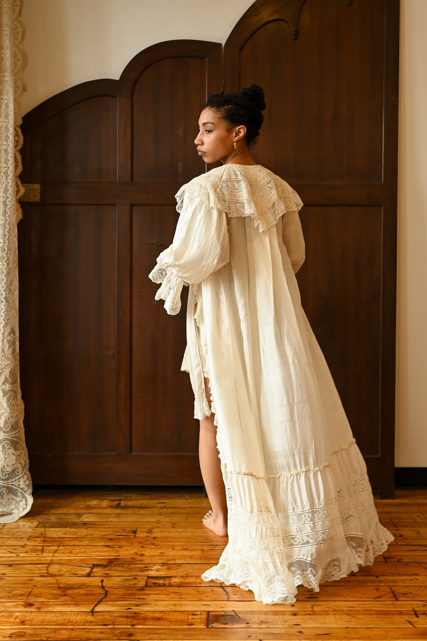 c1900 Ivory Silk Insertion Lace Dressing Gown