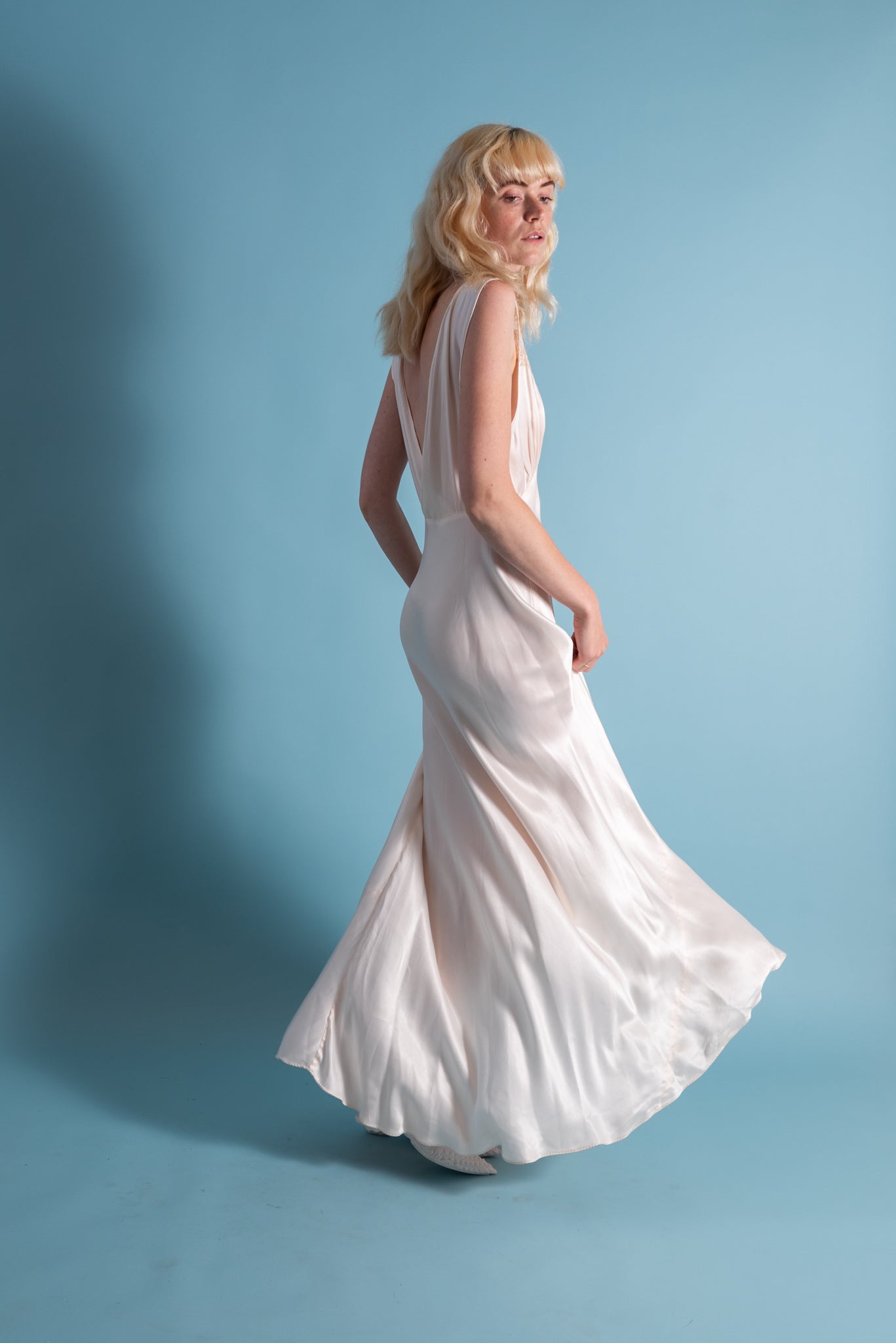 1930s Ivory Silk and Lace Gown [sm/med/lrg]