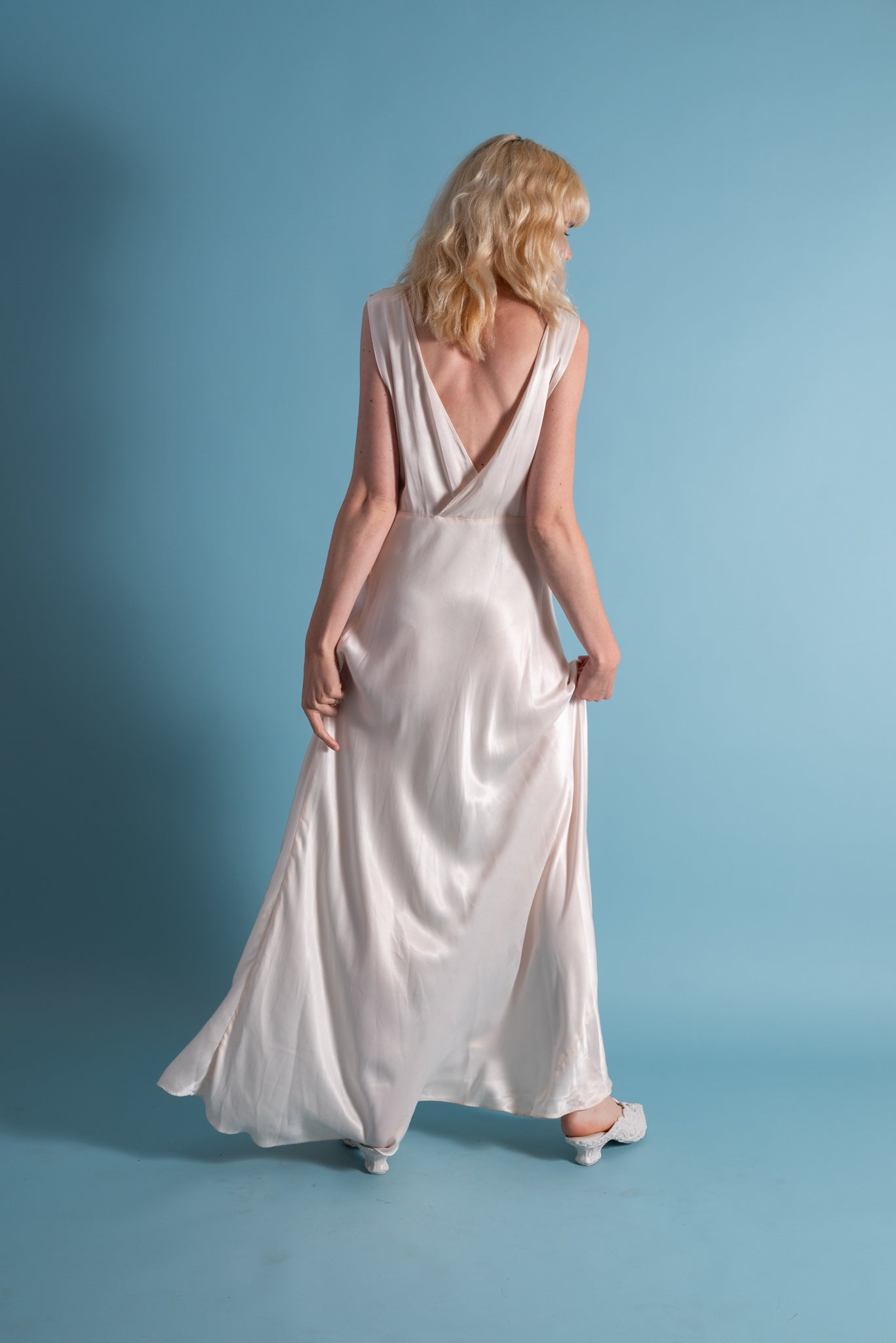 1930s Ivory Silk and Lace Gown [sm/med/lrg]