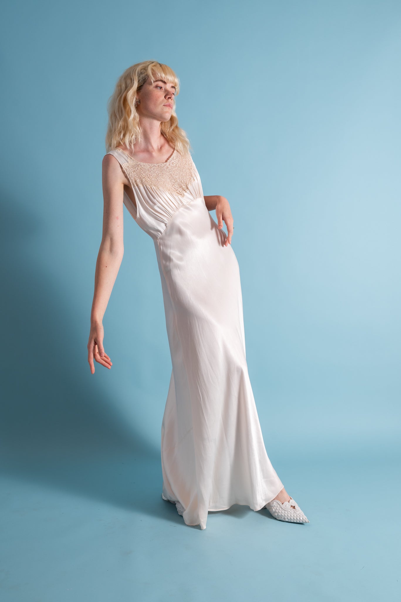 1930s Ivory Silk and Lace Gown [sm/med/lrg]