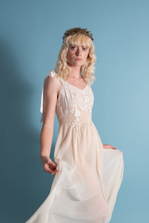 1930s Silk Chiffon Silk Appliqué Tie Shoulder Gown [xs/sm]