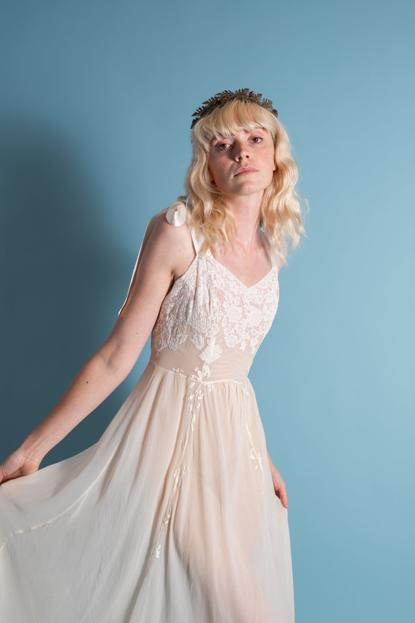 1930s Silk Chiffon Silk Appliqué Tie Shoulder Gown [xs/sm]