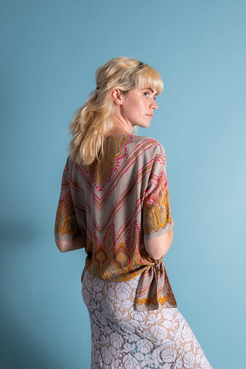 1920s Borderprint Silk Blouse [sm/med/lrg]