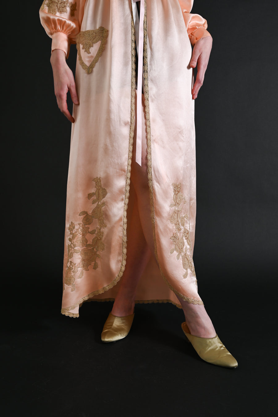 1930s Silk and Lace Appliqué Robe [xs/sm/med]