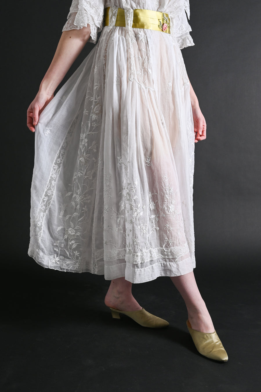 1920s Whitework Dress with Silk Ribbonwork [xs/sm]