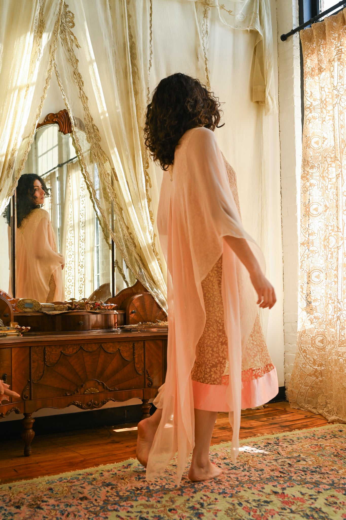 1920s Silk + Lace Caped Angel Sleeve Robe [sm/med/lrg]