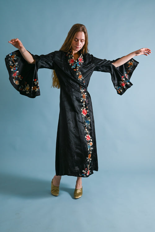 1930s Hand Embroidered Silk Trumpet Sleeve Wrap [sm/med/lrg]