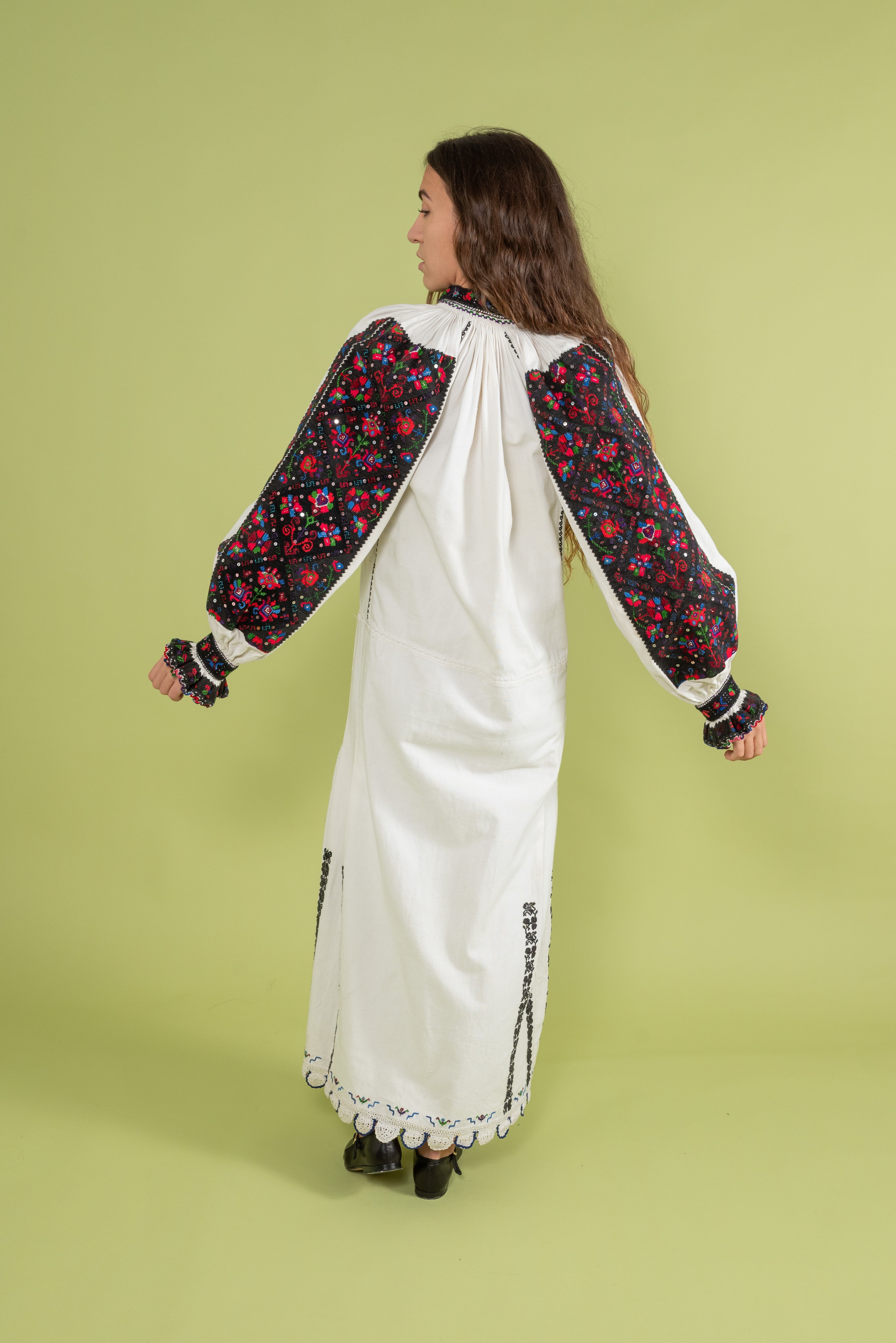 1920s Transylvanian Embroidered Folk Dress [med/lrg]