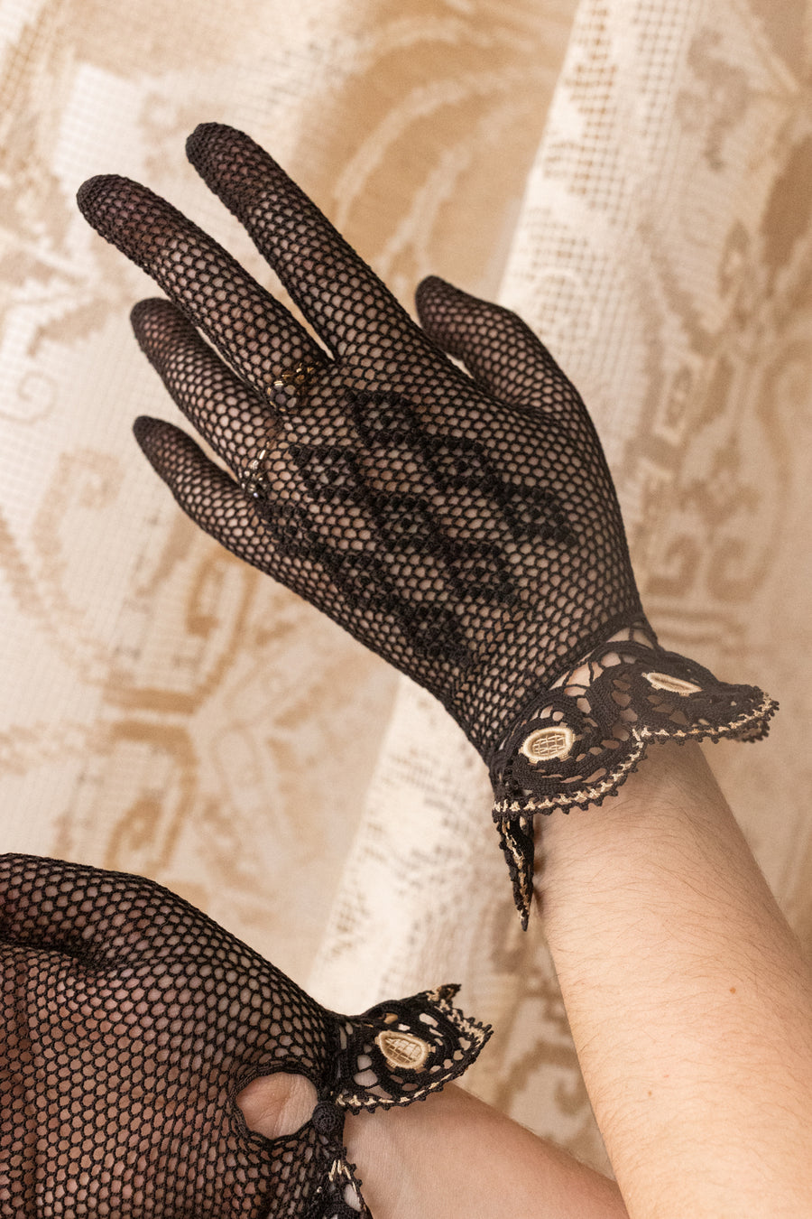 1930s Handmade Cotton Crochet Lace Gloves