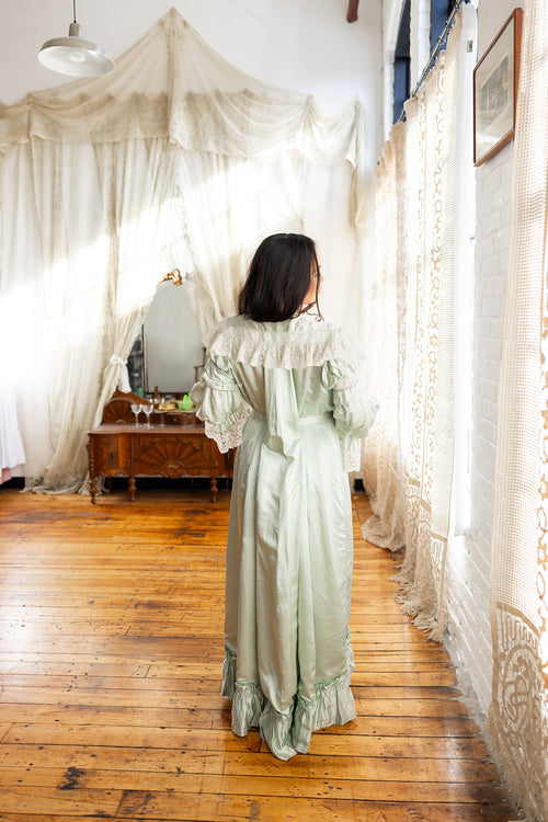c1900 English Seafoam Silk Dressing Gown