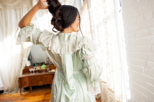 c1900 English Seafoam Silk Dressing Gown
