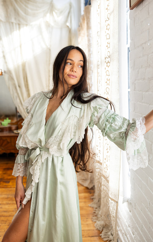c1900 English Seafoam Silk Dressing Gown