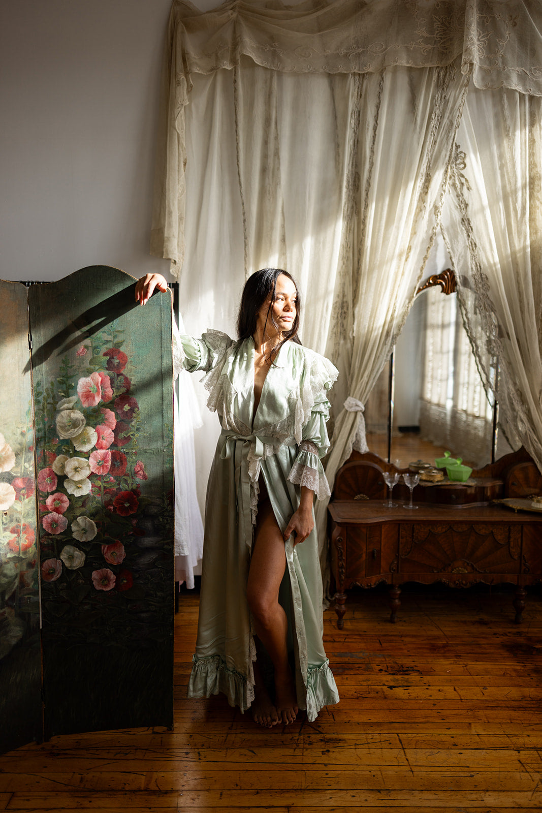 c1900 English Seafoam Silk Dressing Gown