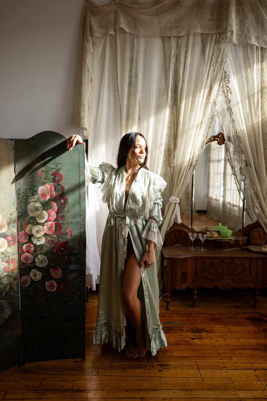 c1900 English Seafoam Silk Dressing Gown